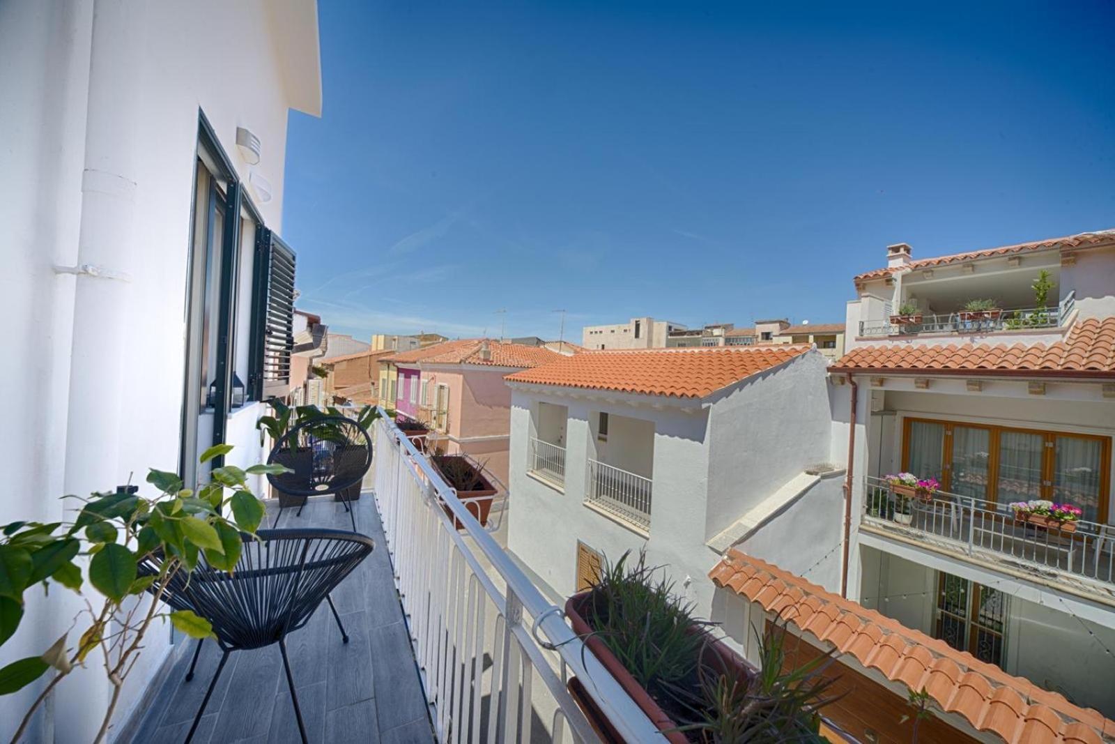 Cozy Guest House Downtown Olbia Exterior photo